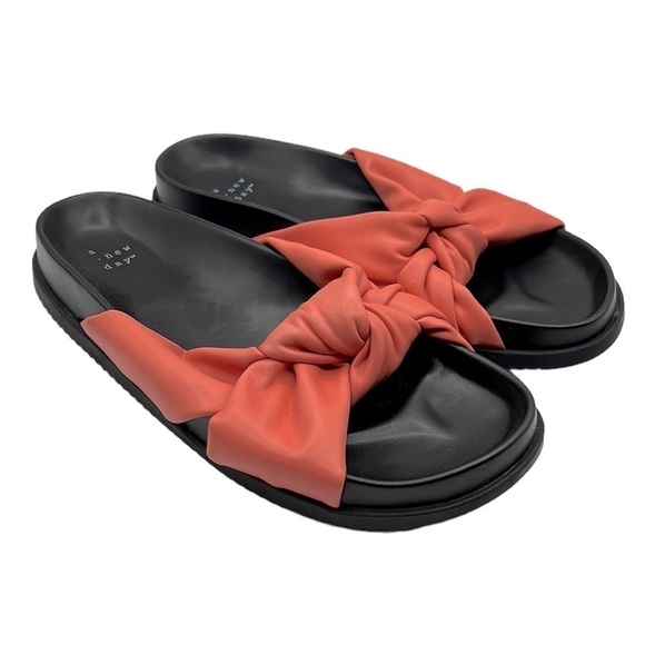 a new day Shoes - A New Day Orange Twist Black Flat Summer Sandals Size 8.5